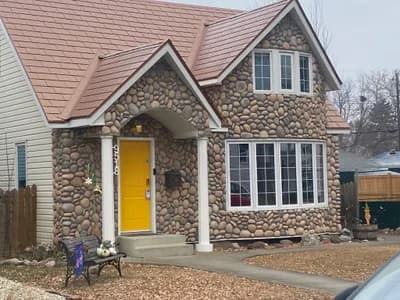 Beautiful river rock cottage home